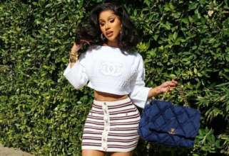 Фото: Instagram/iamcardib Откровенная Cardi B засветила пышную грудь на фото