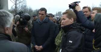 Прем'єр-міністри Данії та Іспанії відвідали Бородянку/Фото: скріншот з відео Відео