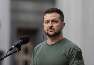 Украинцам объяснили, почему Зеленский - не военный преступник / Фото: Alexey Furman/Getty Images Украинцам объяснили, почему Зеленский - не военный преступник / Фото: Alexey Furman/Getty Images