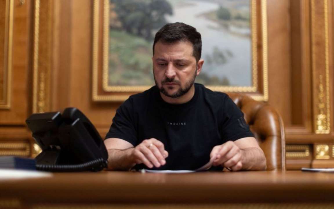 Зеленский ввел санкции против двух физлиц, российских медийных компаний и компаний из сферы ВПК Зеленский ввел санкции против двух физлиц, российских медийных компаний и компаний из сферы ВПК