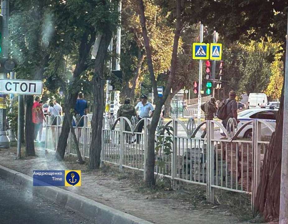 Также по его словам, 4309 квартир мариупольцев внесены в реестр "бесхозного имущества"