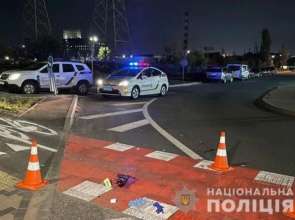 UA.KyivPolice У Києві водій вантажівки, будучи п'яним, збив двох людей