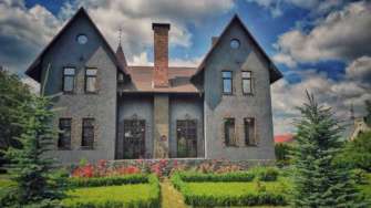 У Київській області виставили на продаж "будинок Дракули" за $1 млн/Фото: Facebook/Автор: Оксана Матвєєва Будинок