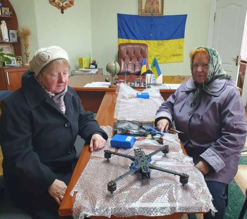 Две пенсионерки приобрели два дрона-камикадзе для 10 отдельной горно-штурмовой бригады "Эдельвейс"
