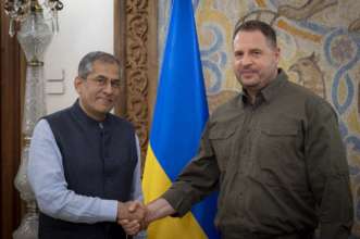 Єрмак і заступник радника прем'єр-міністра Індії обговорили ситуацію на фронті та Формулу миру Єрмак і заступник радника прем'єр-міністра Індії обговорили ситуацію на фронті та Формулу миру