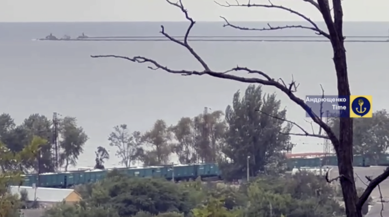 Ймовірно росіяни облаштовують у Маріуполі військову базу/Фото: кадр з відео Петра Андрющенка Ймовірно росіяни облаштовують у Маріуполі військову базу/Фото: кадр з відео Петра Андрющенка
