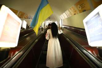 У метро Києва запрацювали нові аудіооголошення / Фото: Getty Images На одній із ліній столичного метро запрацювали нові аудіооголошення