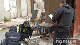Фото: Национальная полиция Жестокое убийство с ограблением в Одессе: тело мужчины нашли в диване