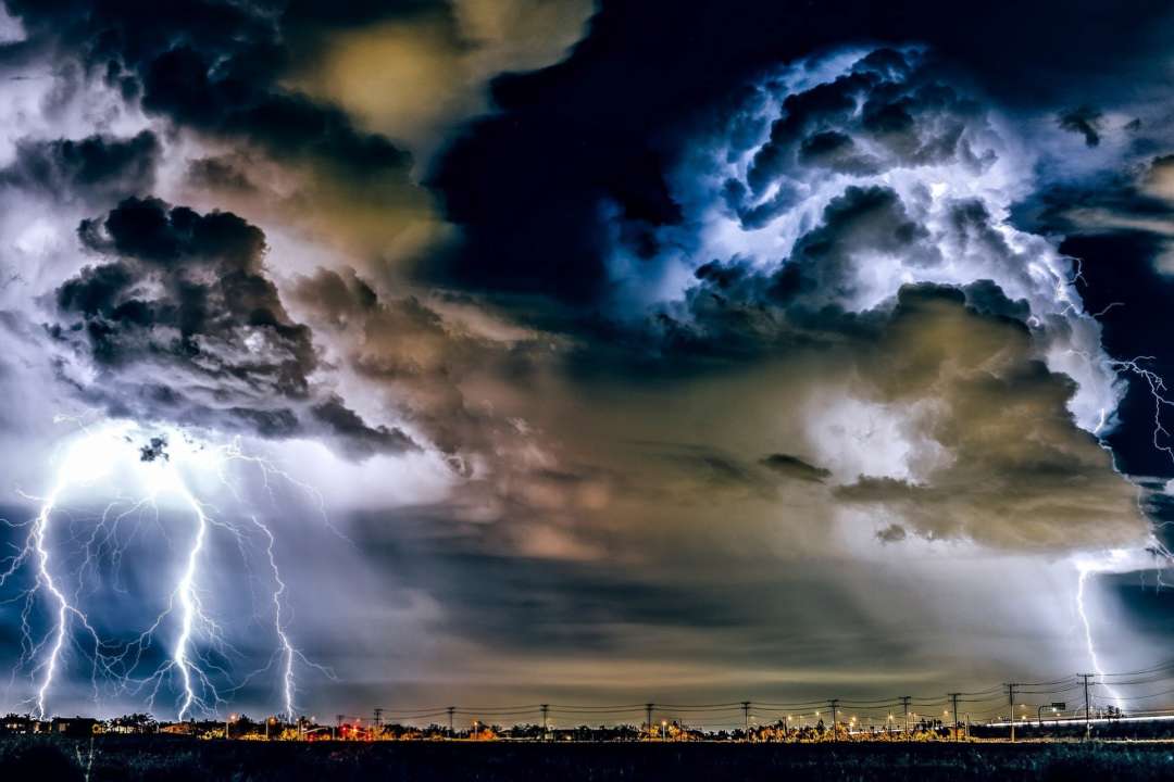 Фото: Pixabay/Автор- ID 12019 Безопасно ли использовать телефон во время грозы