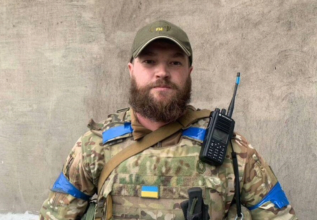 Пока мы здесь, Мариуполь – это Украина: бойцы Азов не собираются отдавать территорию Азовстали Не собираемся сдаваться: Святослав Паламар рассказал о жестких боях за "Азовсталь"