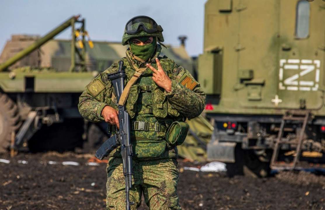 Загарбники створюють у Маріуполі дружини для патрулювання