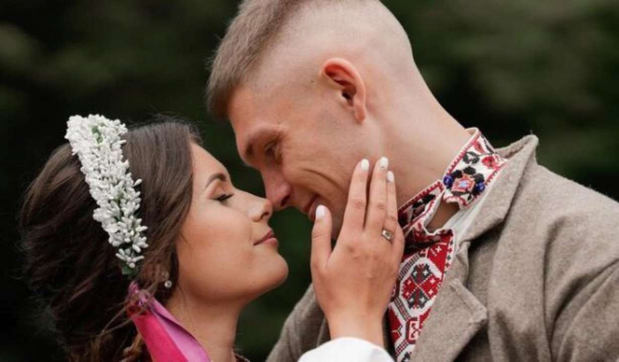 Весілля Віталія Дужика/Фото:Instagram зірки Сопилкар группы Kalush Orchestra женился: фото со свадьбы в народном стиле очаровали сеть