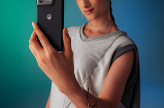 Фото: Motorola Представлено приголомшливий Motorola Edge 50 Ultra із задньою кришкою зі справжнього дерева