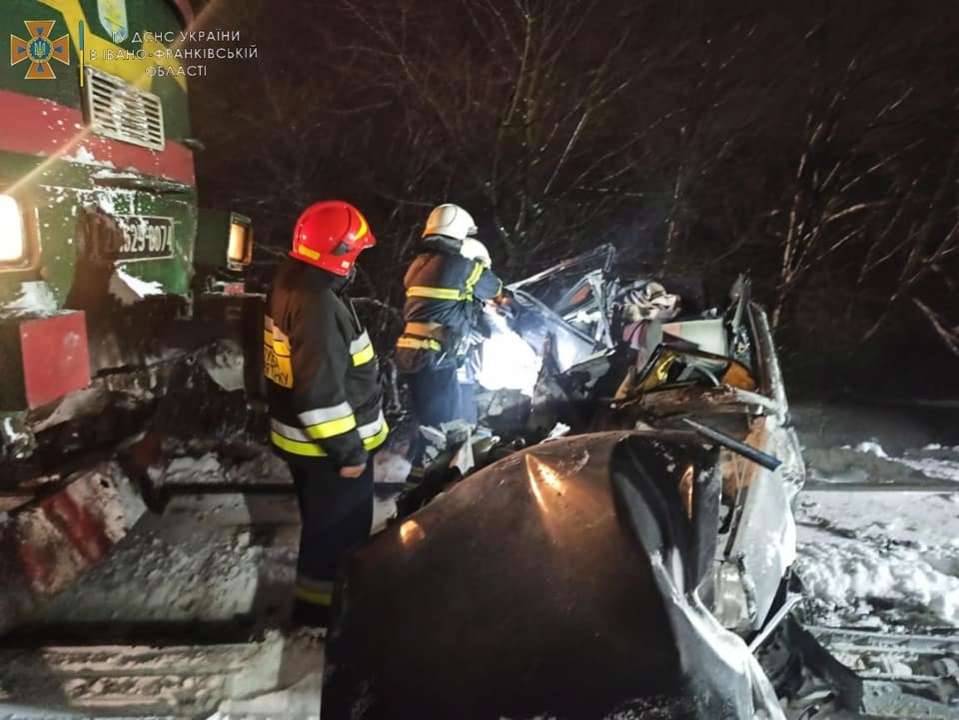 В Ивано-Франковской области произошло смертельное ДТП с участием поезда
