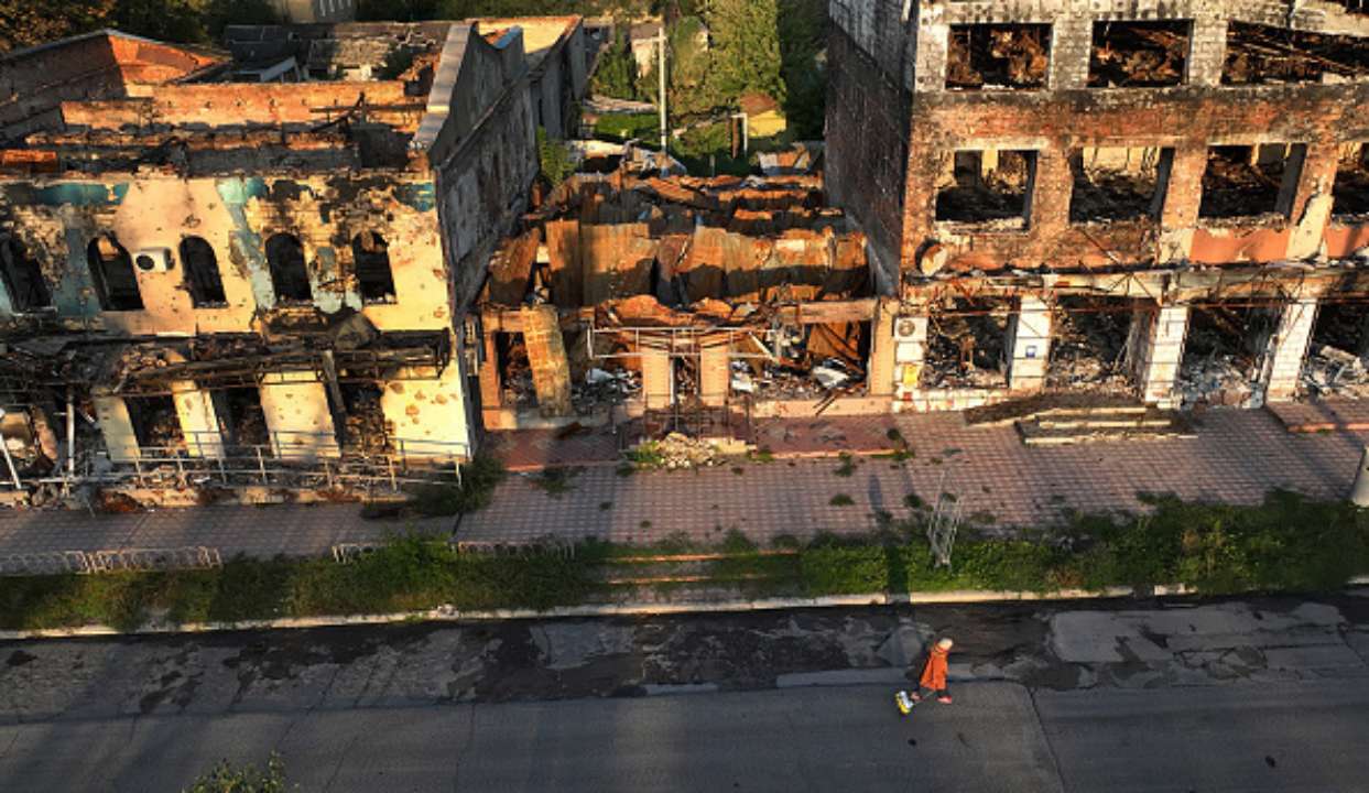 Як діяти в разі обстрілу дронами-камікадзе/Фото: Paula Bronstein/Getty Images Як врятуватися під час атаки дронів-камікадзе: алгоритм дій