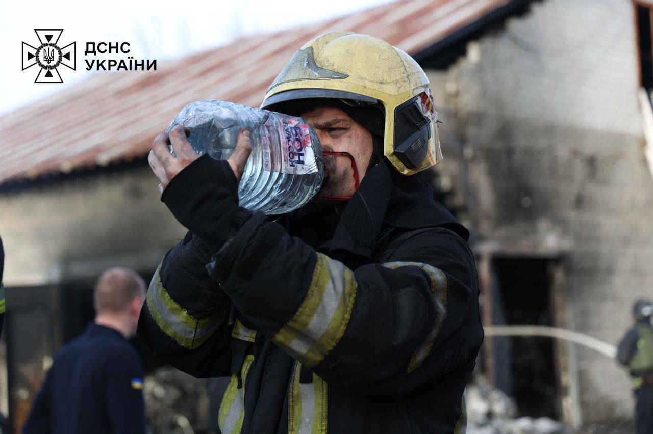 Наслідки ракетної атаки на Дніпро/Фото: ДСНС Наслідки ракетної атаки на Дніпро/Фото: ДСНС