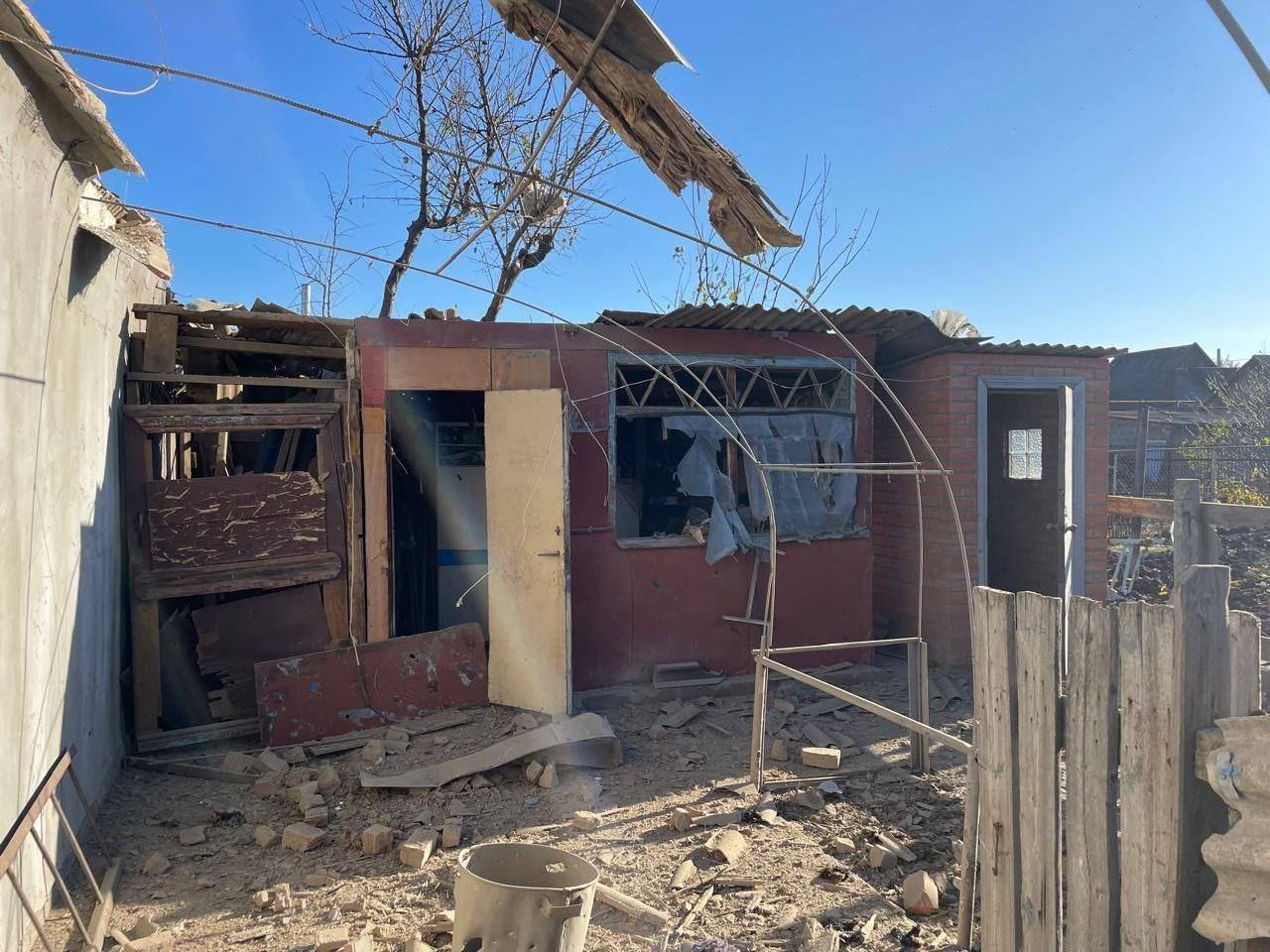 Зруйноване подвір'я