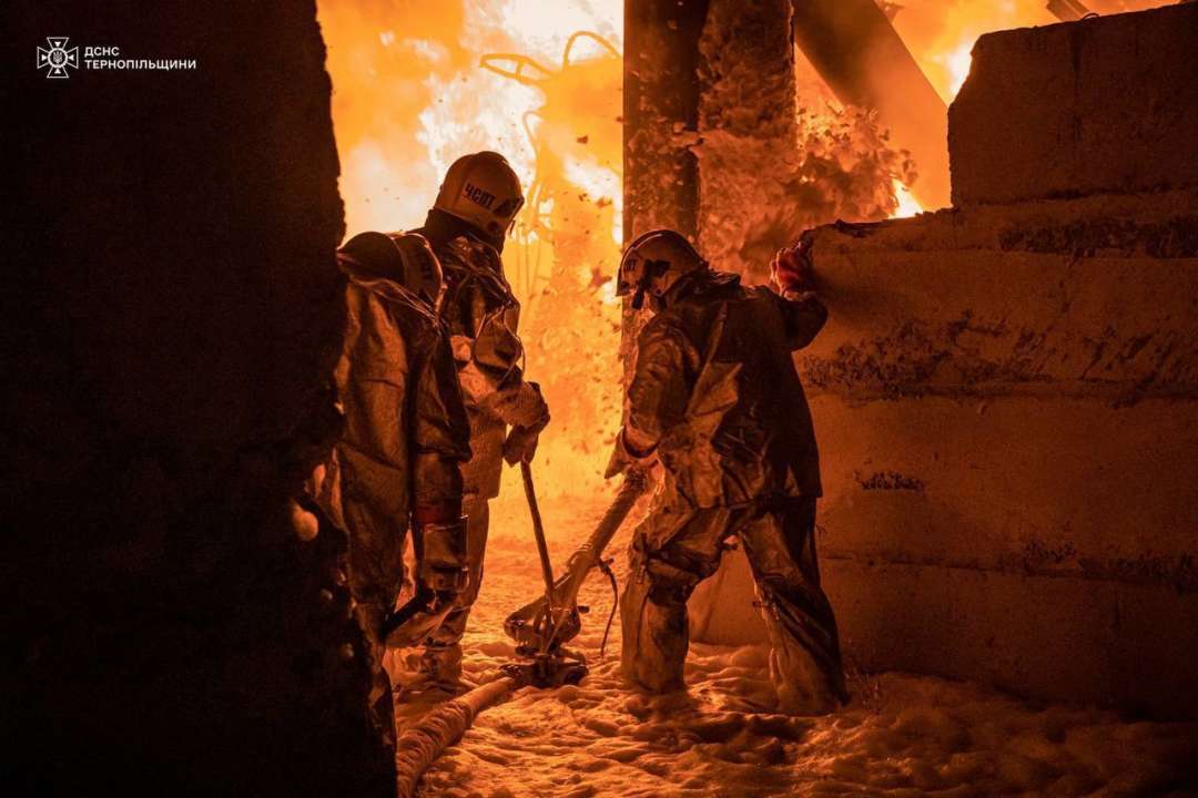 Зеленський про нічний обстріл: Такі атаки можливі лише тому, що злочинець обходить санкції