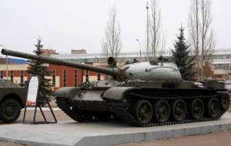 Росіяни стягують на південь України 50-річні танки/Фото: Wikipedia Радянський танк Т-62