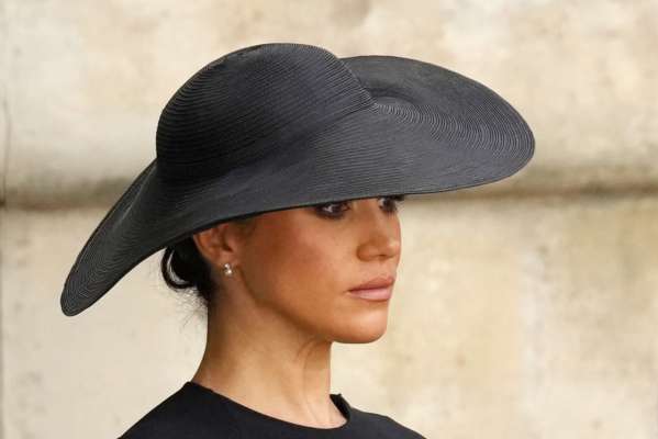 Фото: Getty Images Зворушлива підтримка: як принц Гаррі заспокоював Меган Маркл на похороні Єлизавети ІІ