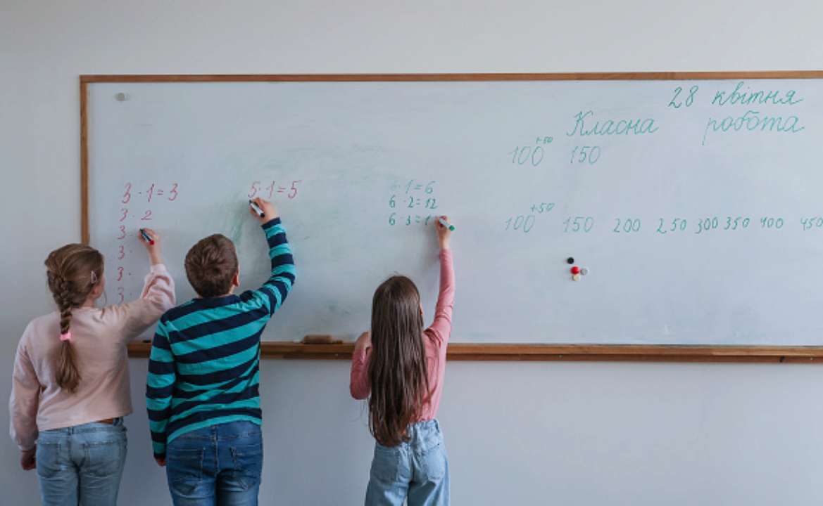 Кто такие ассистенты воспитателя/учителя и как воспользоваться их услугами