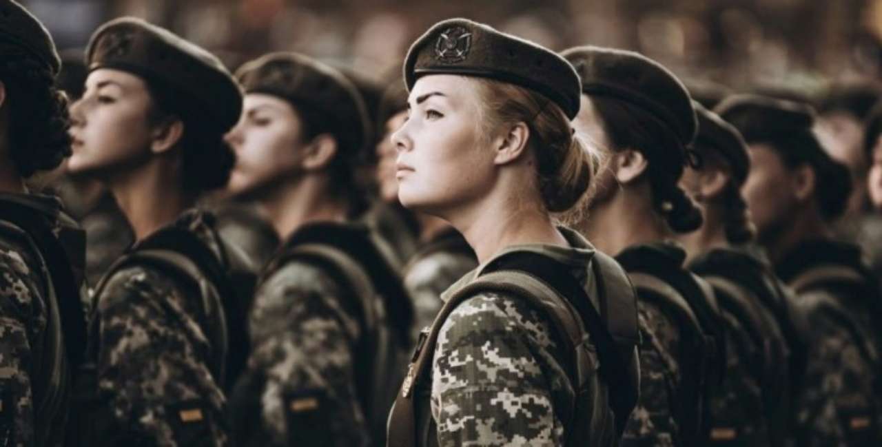 Жінки військові