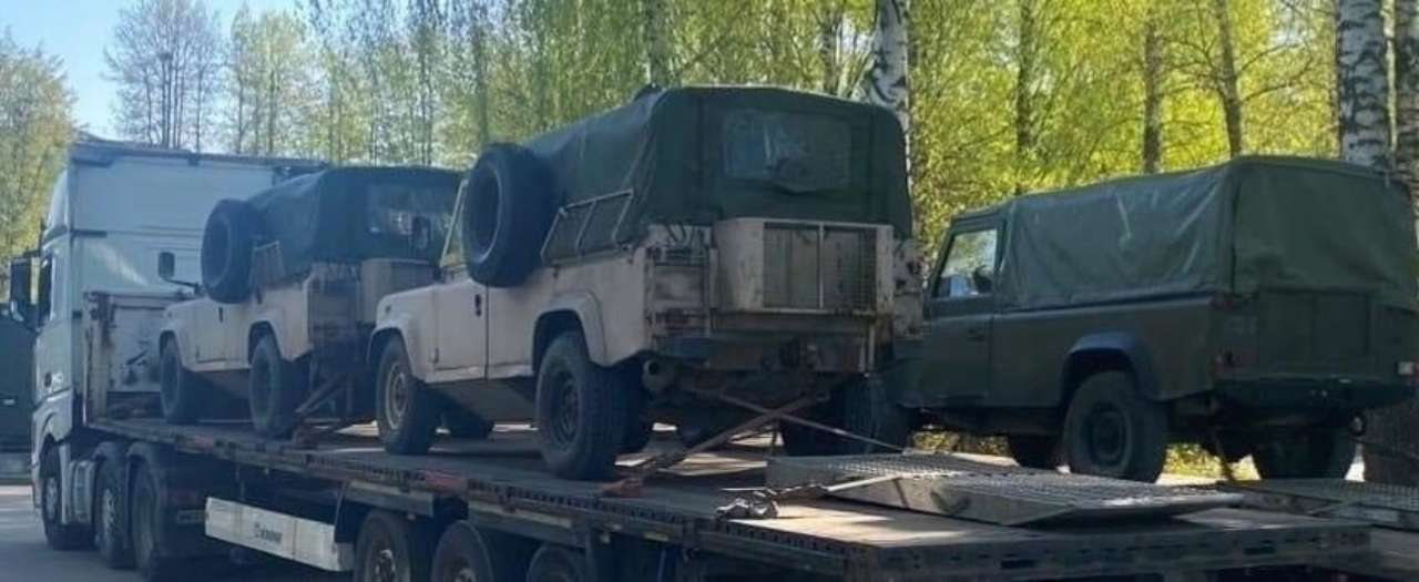 Литва передала новую партию внедорожникам для ВСУ. Фото: Twitter министра обороны Литвы Арвидаса Анушаускаса Литва