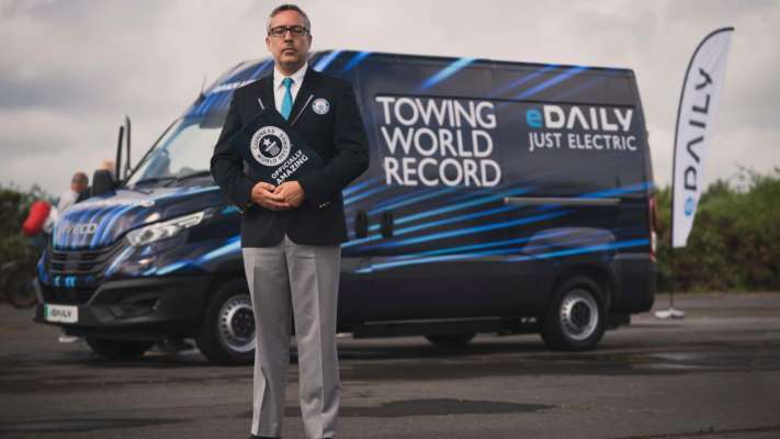 Фото: Iveco Электрический фургон Iveco попал в Книгу рекордов Гиннеса