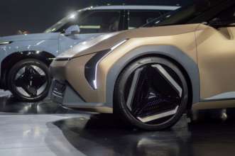 Фото: Kia Седани живі: Kia представила крутий концепт електрокара EV4. Фото