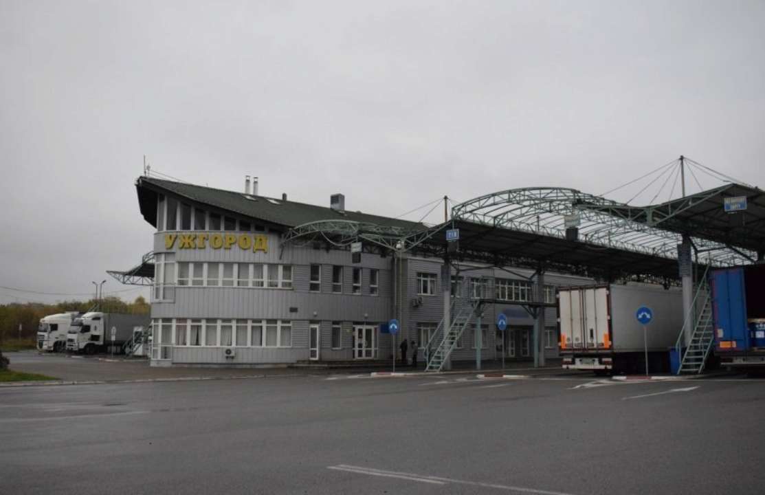 Словацькі перевізники почали блокувати рух вантажівок на кордоні з Україною