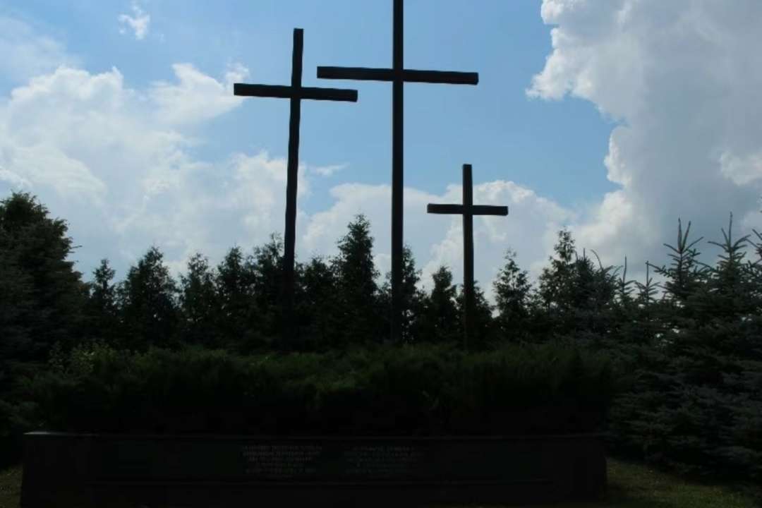 Нарада Християнських Церков підтримала ініціативу провести пошук останків жертв Волинської трагедії у Рівненській області/Фото: Радіо Свобода Нарада Християнських Церков підтримала ініціативу провести пошук останків жертв Волинської трагедії