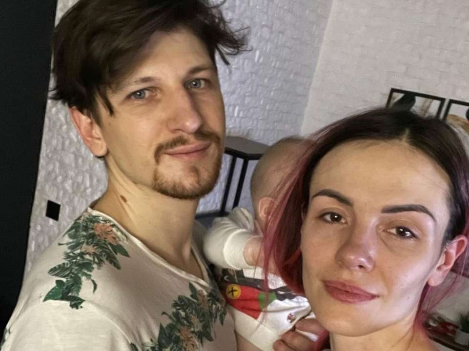 Темнота и ни души: MamaRika рассказала, как убегала с сыном за границу