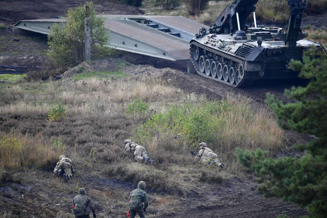 Военные