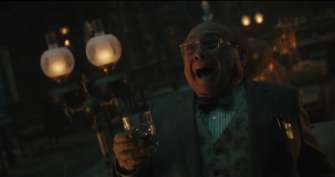 Появился первый трейлер римейка "Дома с приколами"/Кадр из фильма "Haunted Mansion", 2023/Disney Дэнни Девито в фильме 'Дом с приколами' 2023