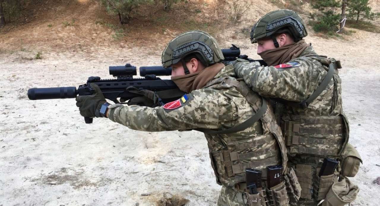 На обеспечение ВСУ поступило пять образцов боевых баллистических шлемов