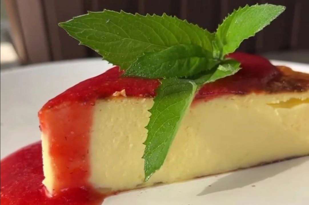 Відеорецепт Баскського чизкейка / Фото: Instagram/lanas_diet Приготує навіть дитина: відеорецепт Баскського чизкейка