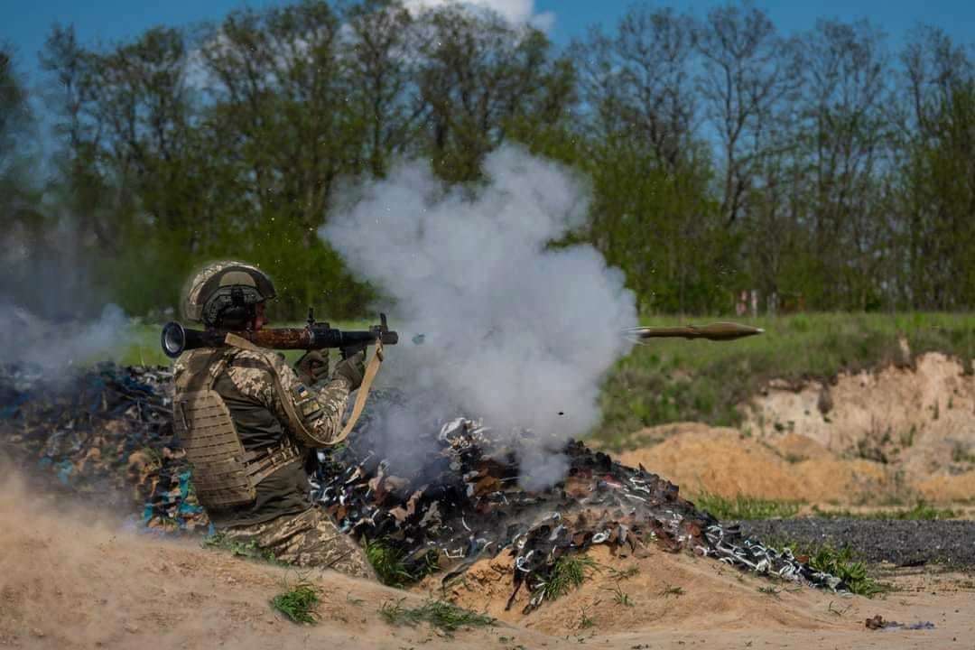 росіяни продовжують активно штурмувати в напрямку Курахового