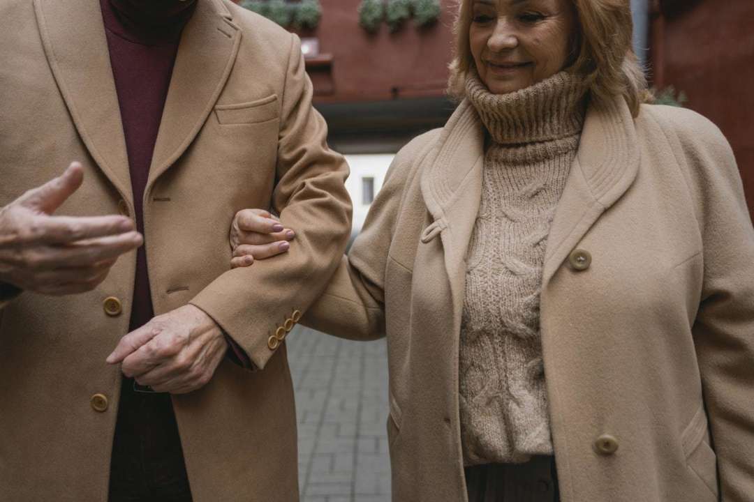 Як почистити пальто вдома