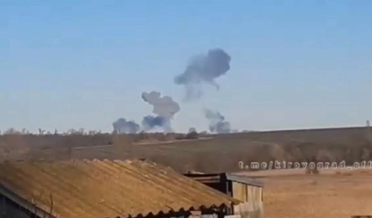 Во время обстрела аэродрома возле Кропивницкого погибло семеро военных/Фото: скрин Во время обстрела аэродрома возле Кропивницкого погибло семеро военных