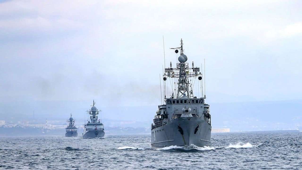 В Черном море зафиксирована нетипичная активность российского флота: сколько кораблей