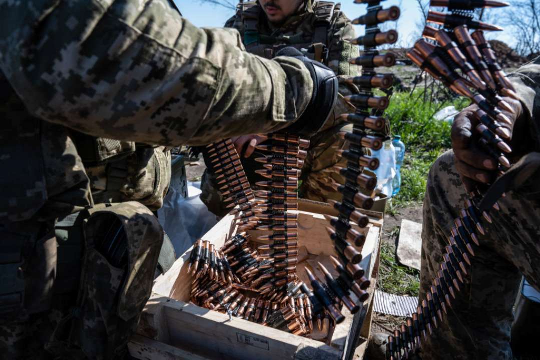 Через війну в Україні в усьому світі скорочуються запаси зброї/Фото: Getty Images Через війну в Україні в усьому світі скорочуються запаси зброї/Фото: Getty Images