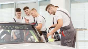 Фото: Audi Audi перетворила близнюка "Запорожця" у приголомшливий електрокар майбутнього