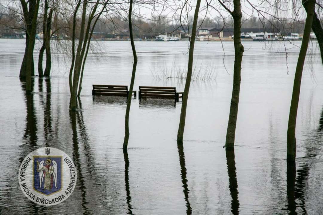 Синоптики попередили про можливе підвищення рівня води в Дніпрі в Києві Синоптики попередили про можливе підвищення рівня води в Дніпрі в Києві