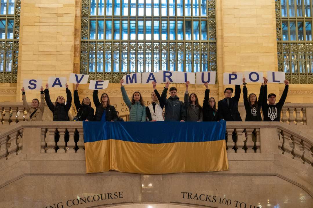 Мер Маріуполя просить повністю евакуювати місто/Фото: David Dee Delgado/Getty Images У блокадному Маріуполі залишаються близько 160 тисяч людей