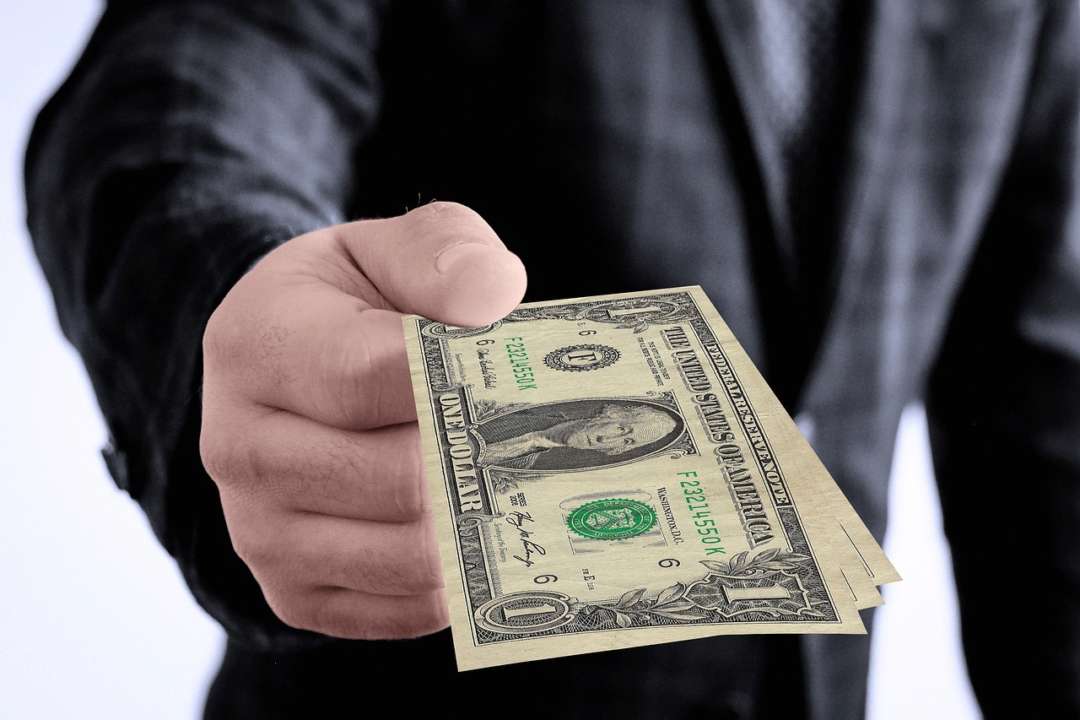 Доллар продолжает расти: курс валют на 5 декабря