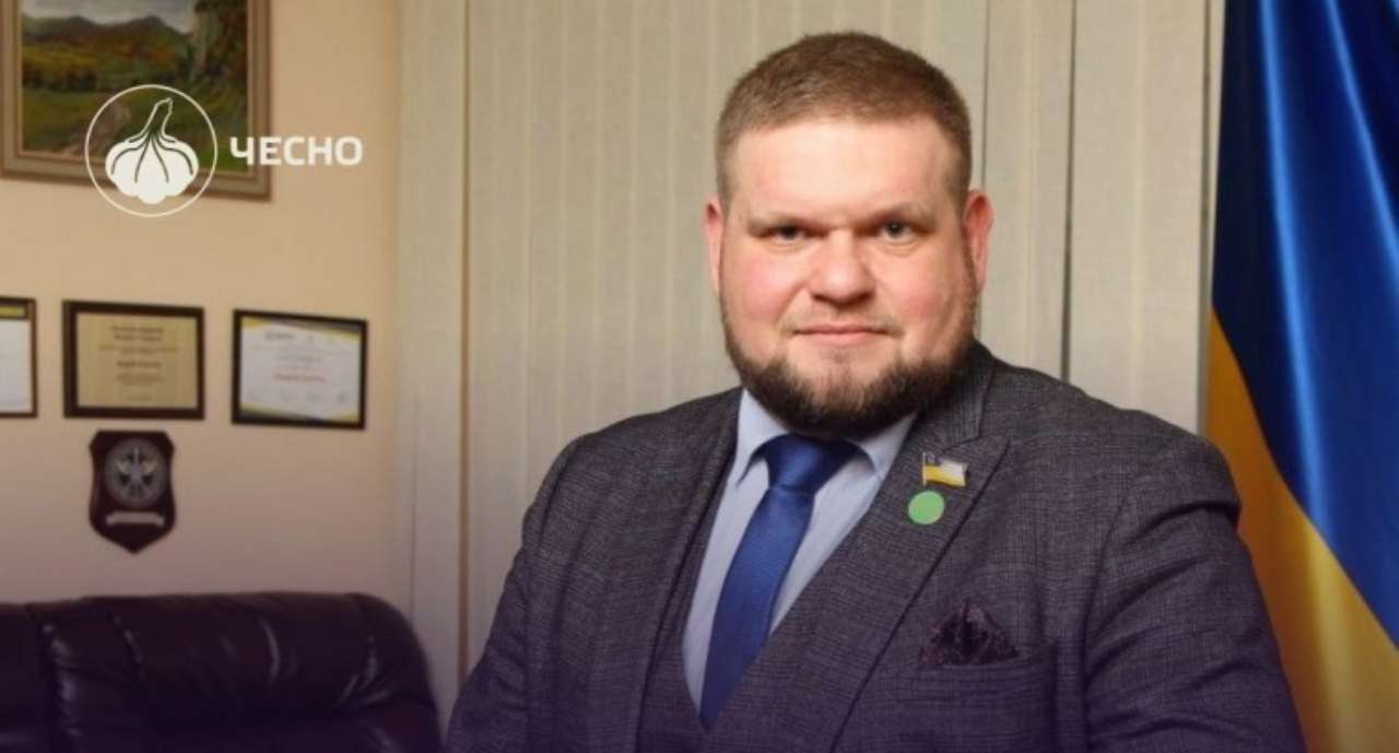 02 травня 2024 року йому повідомили про підозру за ст. 368-5 КК України 02 травня 2024 року йому повідомили про підозру за ст. 368-5 КК України