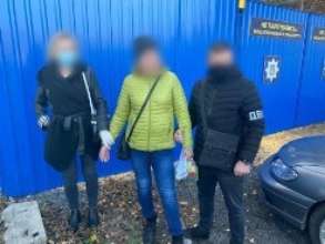 У Дніпрі поліцейська вимагала 6 тисяч у підлітка / Фото: Дніпропетровська обласна прокуратура У Дніпрі поліцейська вимагала 6 тисяч у підлітка / Фото: Дніпропетровська обласна прокуратура