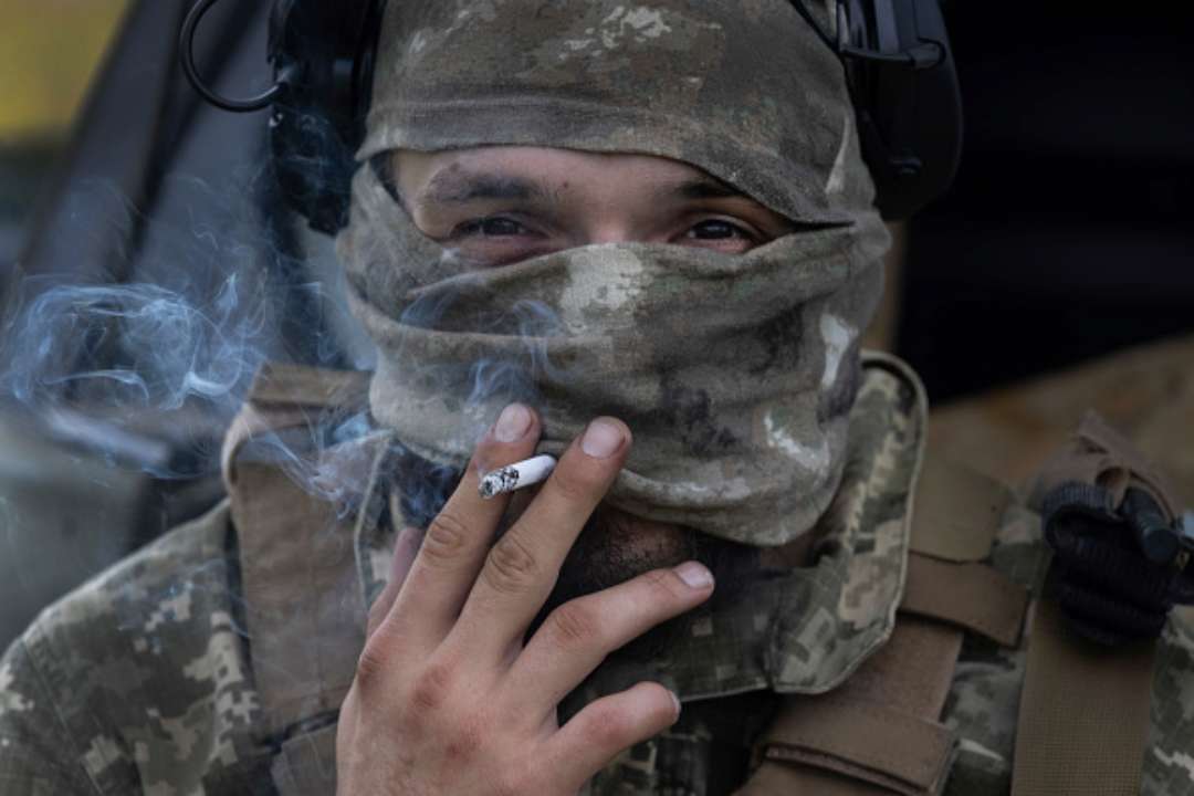Комусь голки вставляли в рану, когось катували водою – звільнені захисники Маріуполя про полон