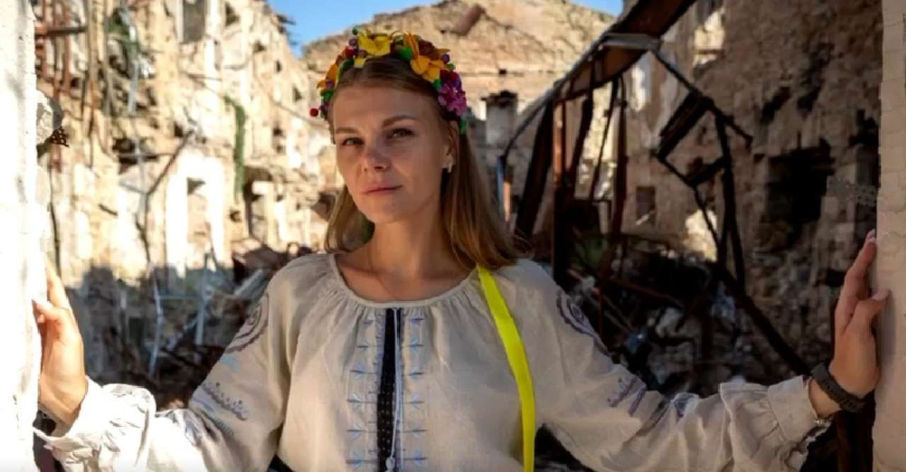 "Красота по-херсонски". Кадр с фотопроекта херсонские женщины