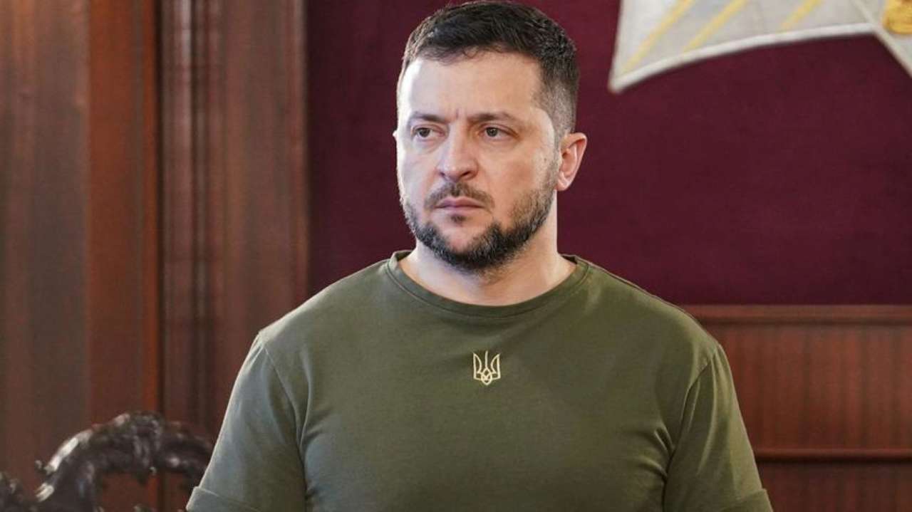 Зеленський дозволив іноземцям та особам без громадянства проходити службу в ЗСУ як офіцерам